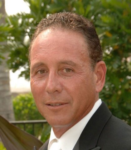 Dr.-Stratt-headshot1